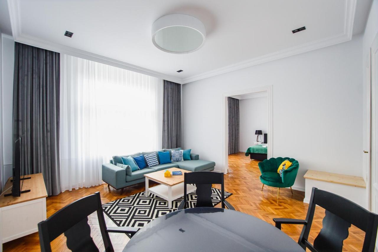 Spacious Riverviews Apartment Near Piata Unirii Орадя Екстер'єр фото